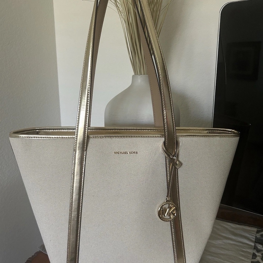 Michael Kors Beige and Gold Tote